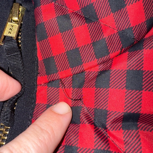 J. Crew Excursion Quilted Puffer Christmas Vest Size Small Black and Red Plaid - Picture 8 of 11